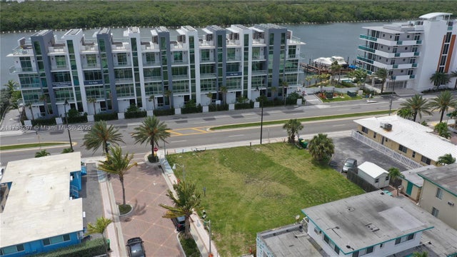 1 of 12 - 2801 N Ocean Dr, Hollywood, FL