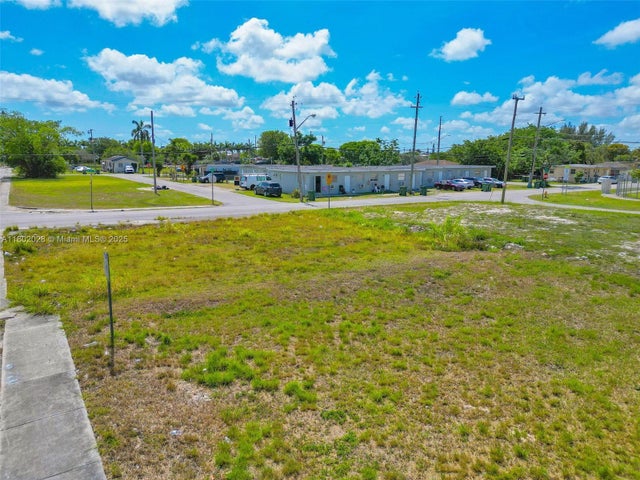 3 of 12 - 402 Sw 6th St, Homestead, FL