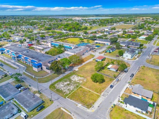2 of 12 - 402 Sw 6th St, Homestead, FL