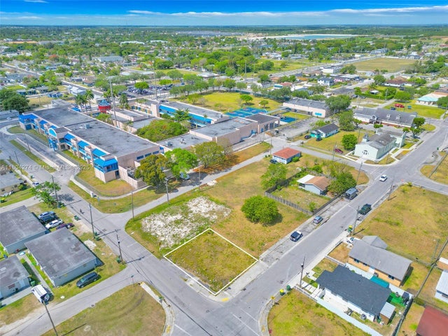 5 of 12 - 402 Sw 6th St, Homestead, FL