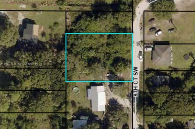 1 of 4 - 825 8th Ct, Vero Beach, FL