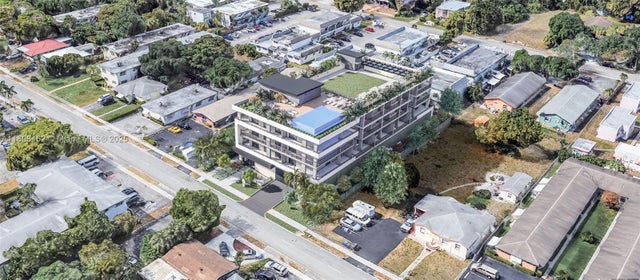 4 of 21 - 2455 Polk St, Hollywood, FL
