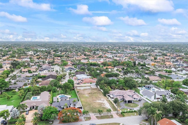 4 of 20 - 14020 Sw 34th St, Miami, FL