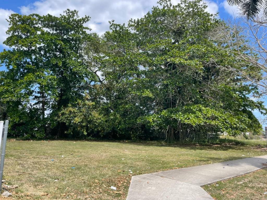 10045 Hibiscus St, Unincorporated Dade