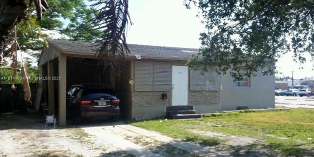 5 of 7 - 1841 Mayo St, Hollywood, FL