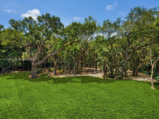 4 of 17 - 5355 Hammock Dr, Coral Gables, FL