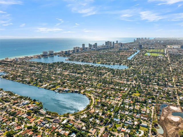 2 of 31 - 1310 Polk St, Hollywood, FL