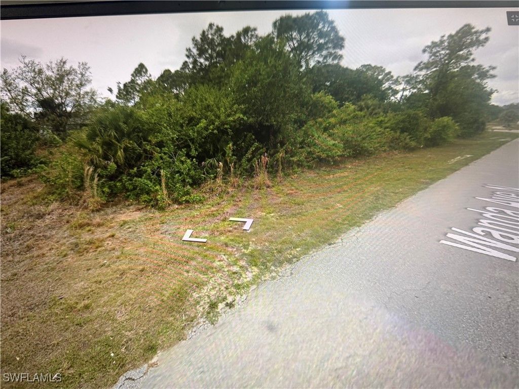2041 Wanda Ave N, LEHIGH ACRES