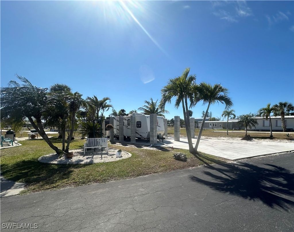 13641 Knot Dr, Fort Myers