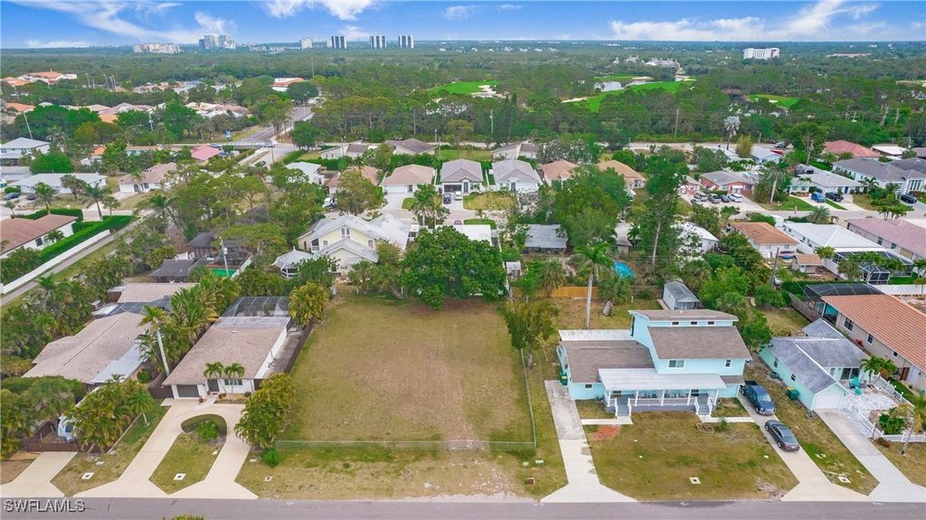 713 109th Ave N, Naples