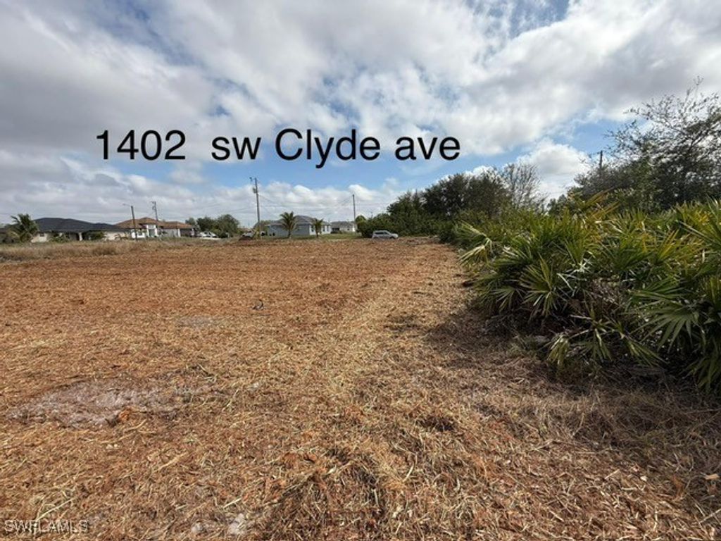 1402 Clyde Ave S, LEHIGH ACRES