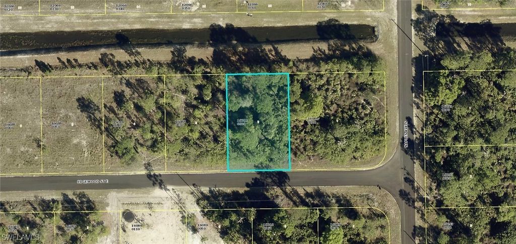 1255 Edgewood St E, Lehigh Acres