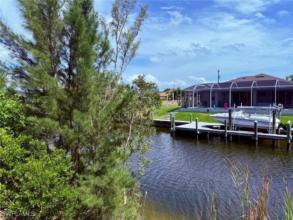 1812 Sw 28th Ln, CAPE CORAL