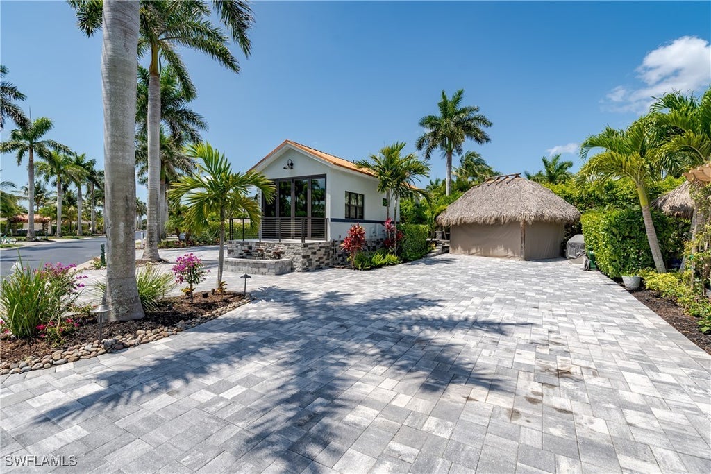 13613 Snapper Ln, NAPLES