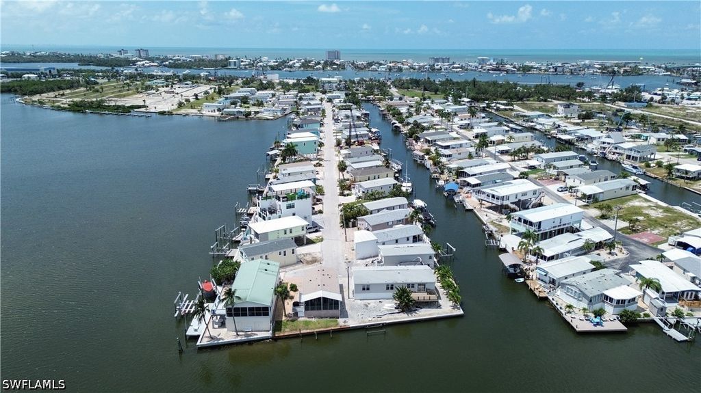 36 Emily Ln, Fort Myers Beach