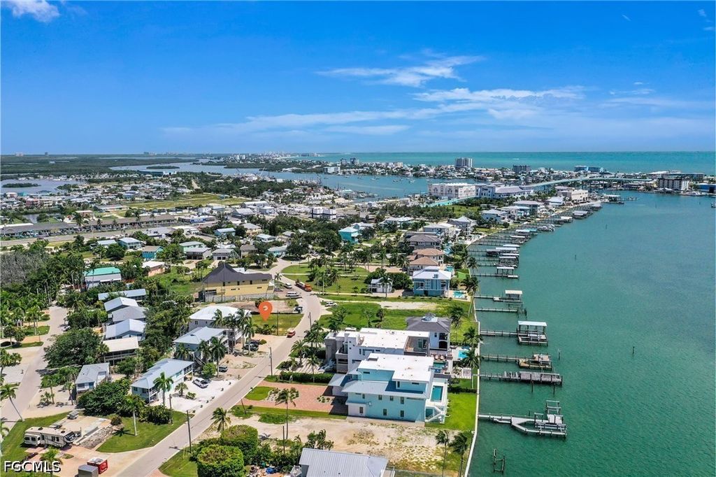 947 San Carlos Dr, Fort Myers Beach