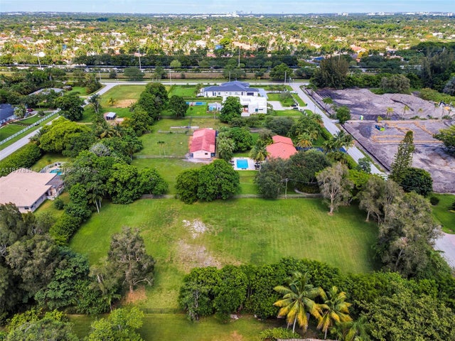3 of 8 - 11319 Nw 4th St, Plantation, FL