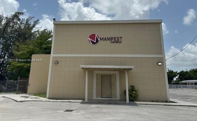 1 of 13 - 680 Superior St, Opa Locka, FL