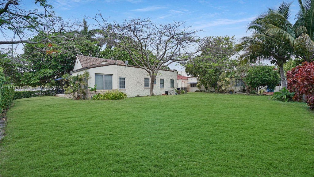 1423 Biarritz Dr, Miami Beach