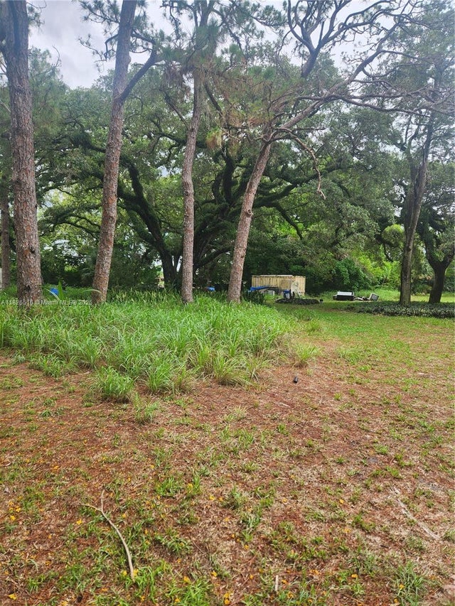 3 of 5 - 14 Dr Nw Dr, Miami, FL