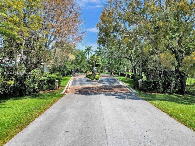 4 of 10 - Vacant E Ridgeview Dr E Ridgeview Dr, Davie, FL