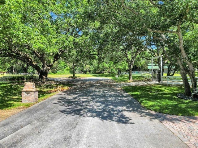 5 of 10 - Vacant E Ridgeview Dr E Ridgeview Dr, Davie, FL