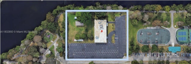 3 of 10 - 600 Knights Rd, Hollywood, FL