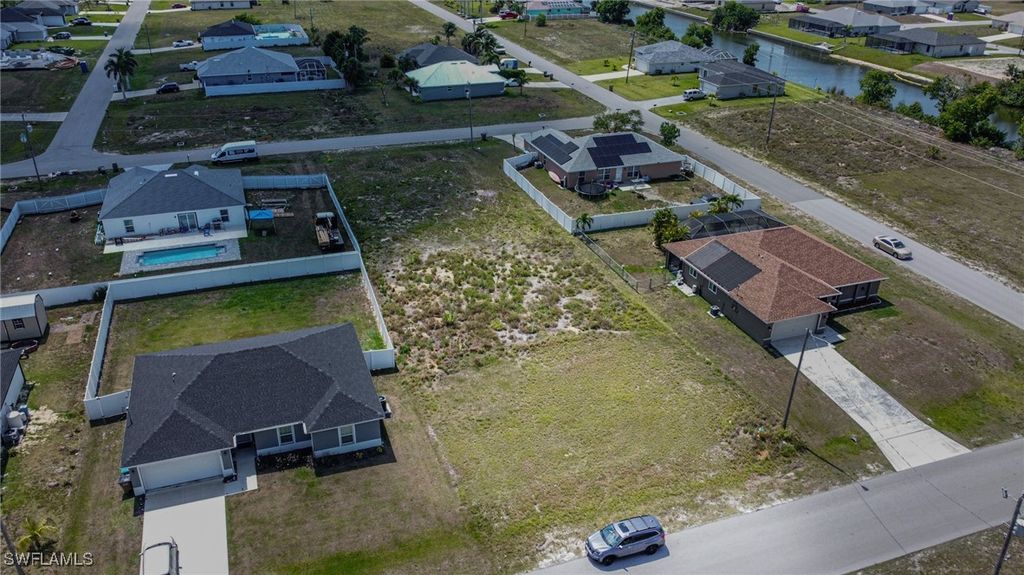506 Nw 1st Pl, Cape Coral