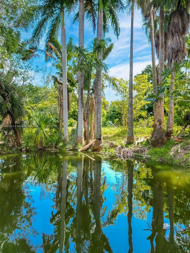 6415 Nw 1st Pl, Miami