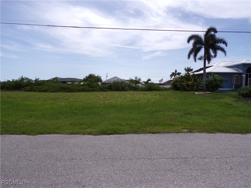 400 Nw 32nd Pl, CAPE CORAL