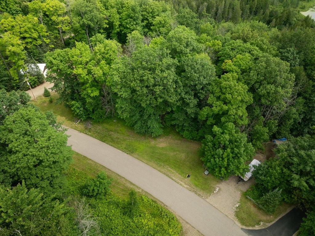 On West Bay Ct, Pearson