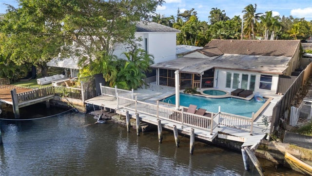 1 of 20 - 7701 Ne 8th Ave, Miami, FL