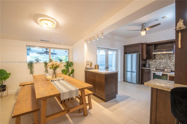 5 of 20 - 7701 Ne 8th Ave, Miami, FL