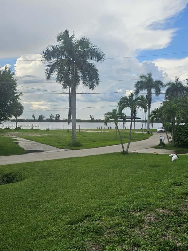 5 of 15 - 4567 E Riverside Dr, Fort Myers, FL