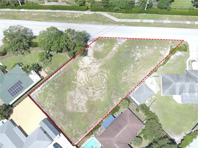 4 of 8 - 18870 Se Country Club Dr, Jupiter, FL