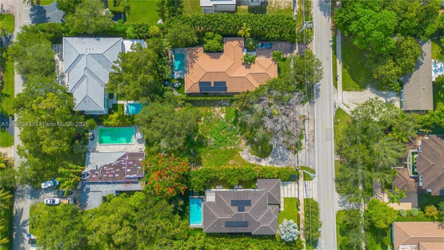 5 of 12 - 5975 Sw 80th St, South Miami, FL