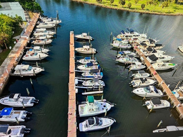 1 of 4 - 1700 Nw N River Dr, Miami, FL
