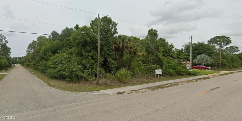 1701 E 6th St, Lehigh Acres