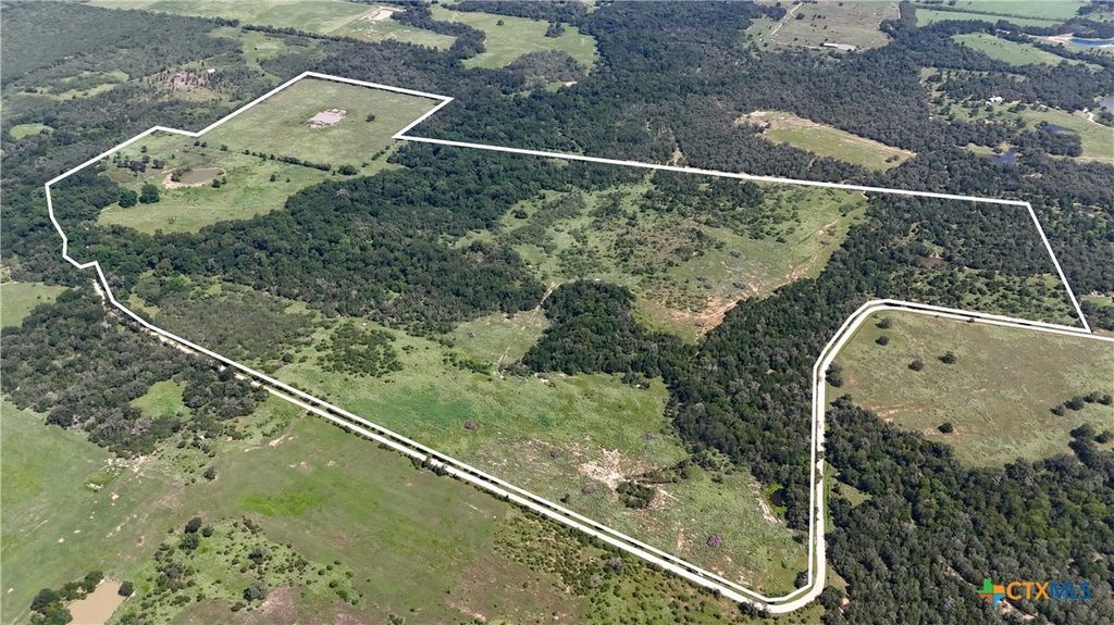 9590 Maynard Hallmark Road, Flatonia