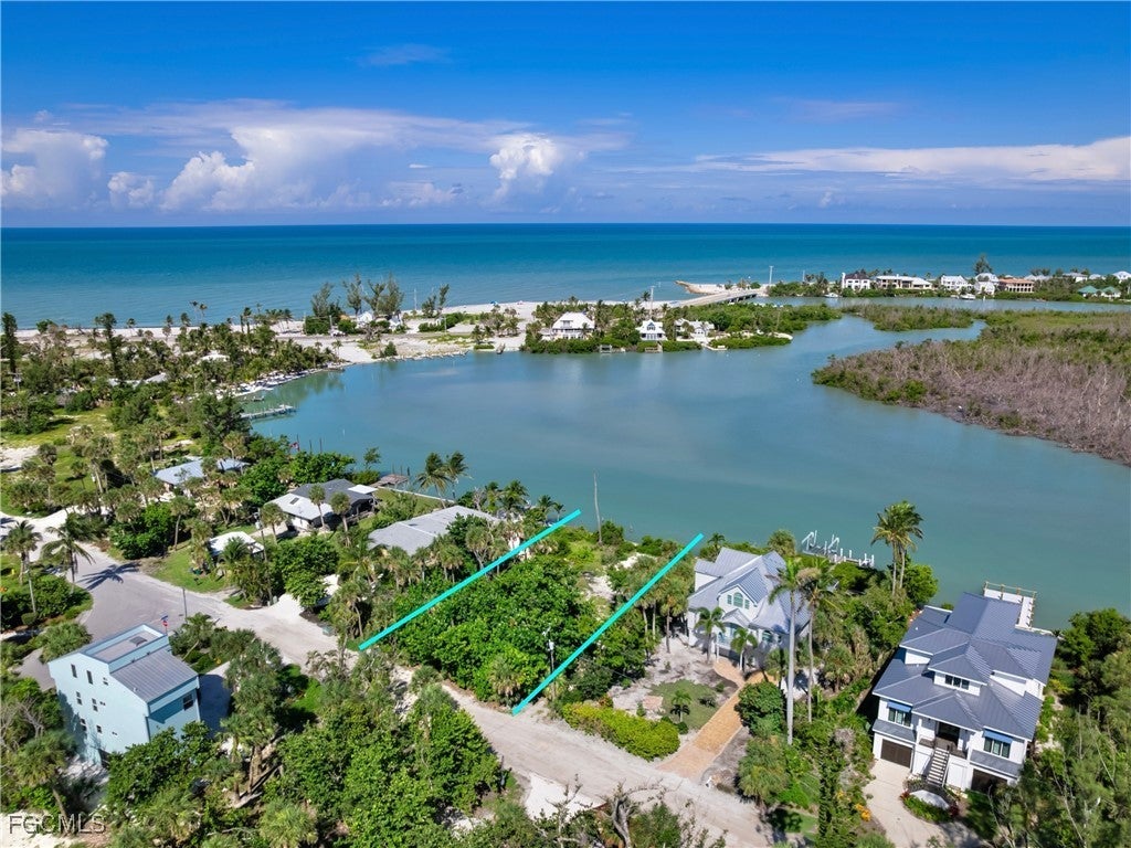2563 Coconut Dr, SANIBEL