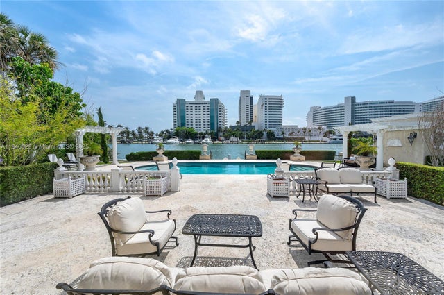 5 of 17 - 4539 Pine Tree Dr, Miami Beach, FL