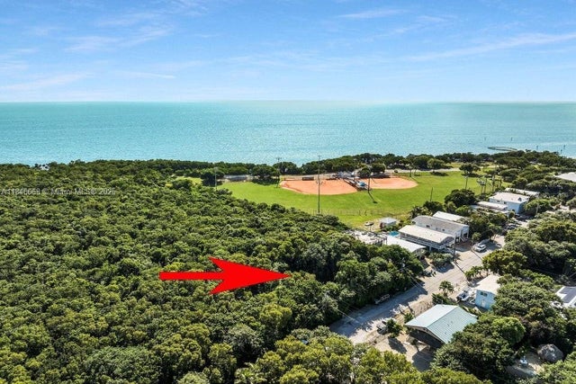 1 of 3 - 186 Dove Creek Dr, Key Largo, FL