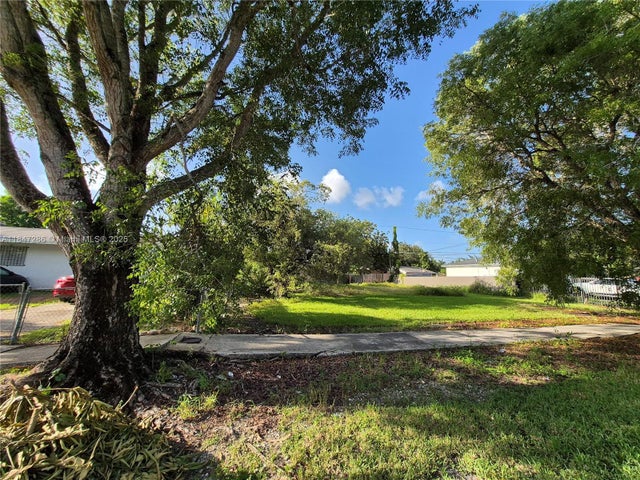 4 of 11 - 710 Sw 7th St, Florida City, FL