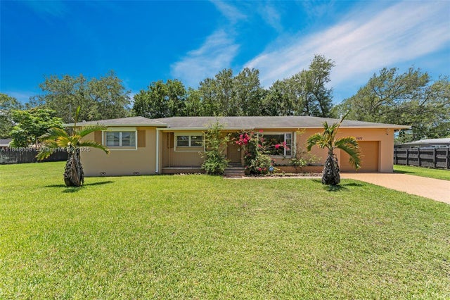 2 of 32 - 2970 Griffin Rd, Dania Beach, FL