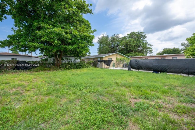 2 of 4 - 540 Nw 69th St, Miami, FL