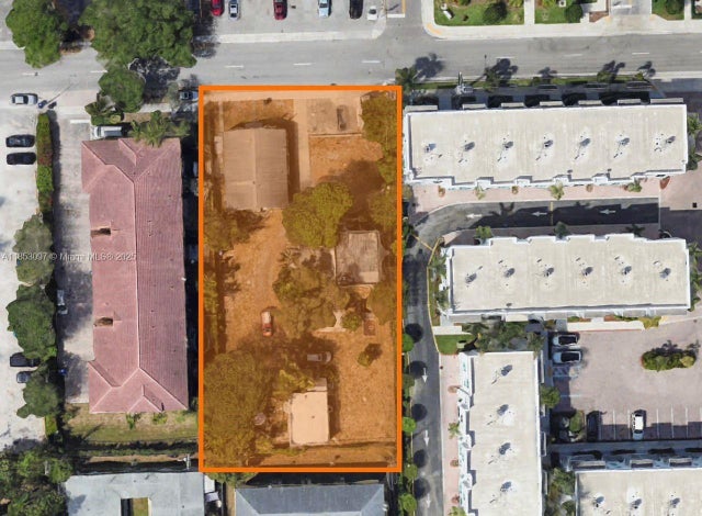 2 of 5 - 2202 Van Buren St, Hollywood, FL