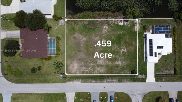 2 of 5 - 429 Se 7th St, Cape Coral, FL