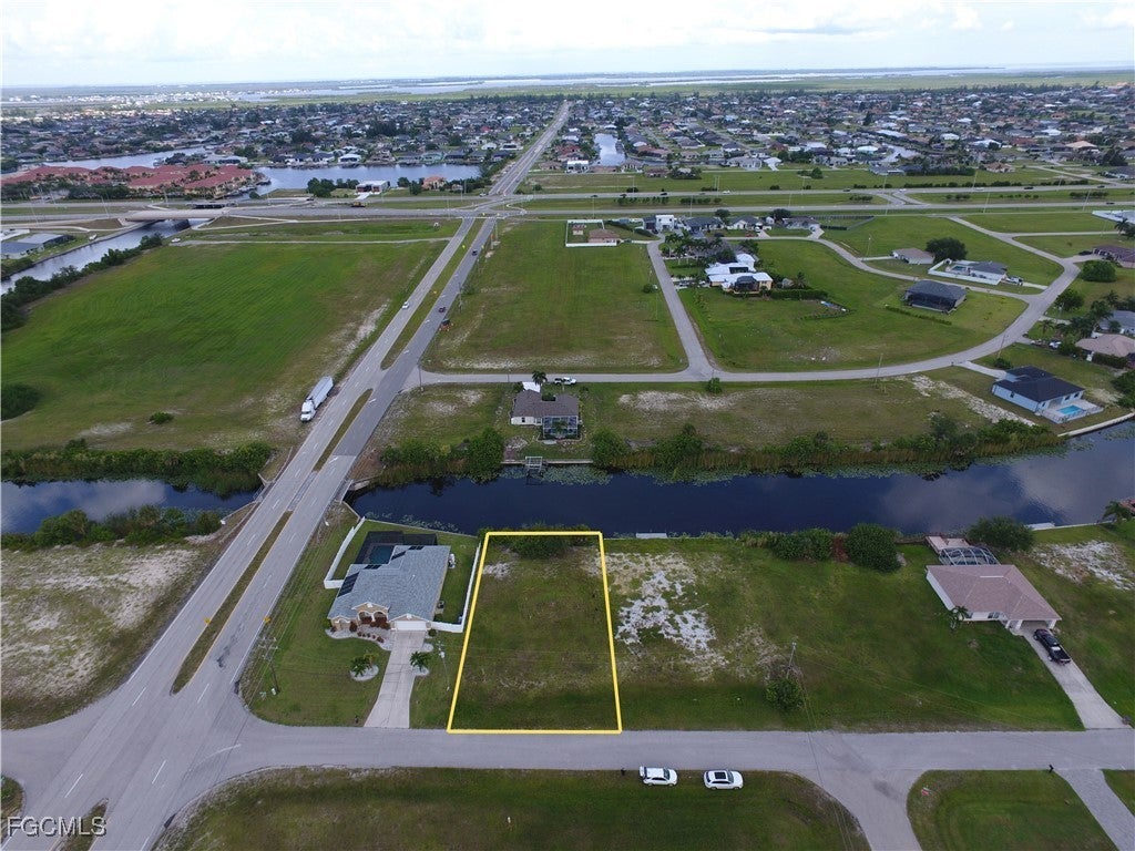 6 Nw 29th Pl, CAPE CORAL