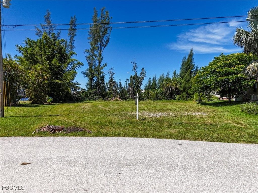 2300 Nw 34 Ave, Cape Coral