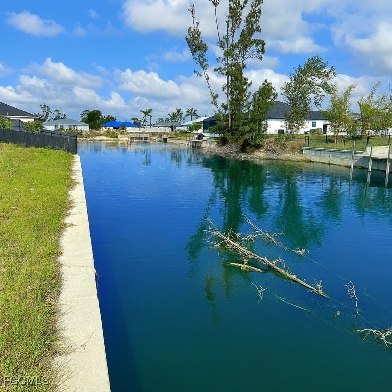 633 Sw 13th St, CAPE CORAL